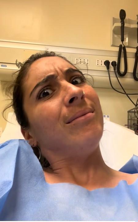 Tos prolongada le costó una costilla rota a influencer chilena