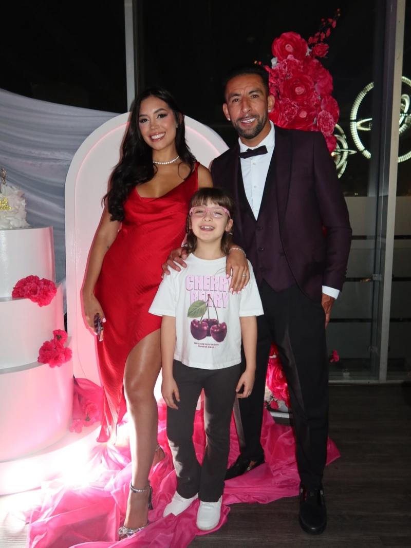 Cumpleaños pareja de Mauricio Isla | Instagram