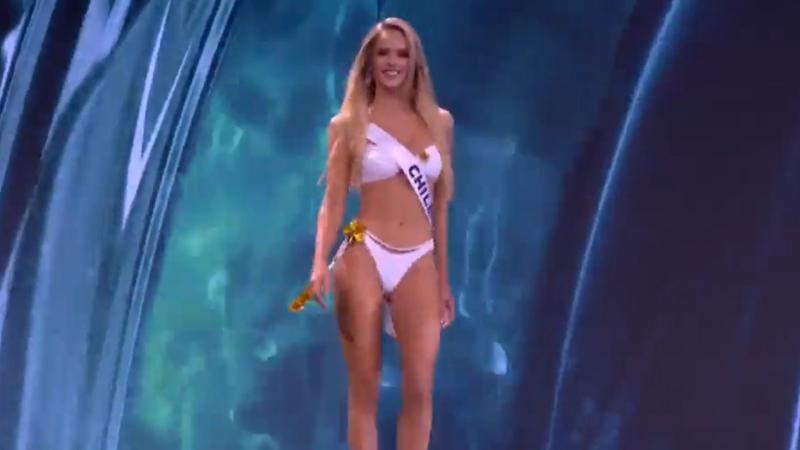 Inna Moll se luce con un bikini blanco en Miss Universo 2025
