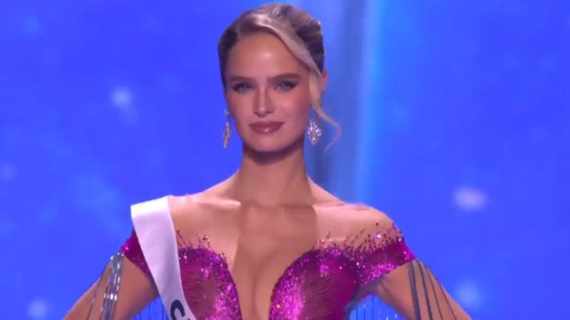 Inna Moll y su traje de noche en el Miss Universo 2025