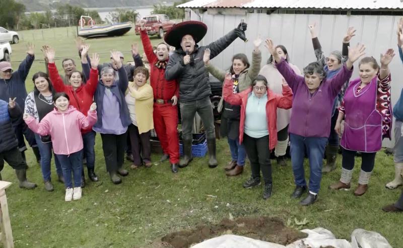 Pancho Saavedra en Chiloé. Créditos: Canal 13.