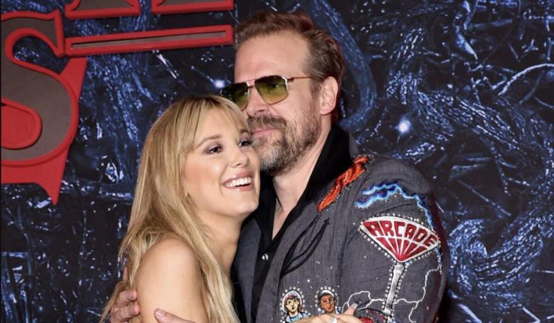 Millie Bobby Brown y David Harbour - Archivo