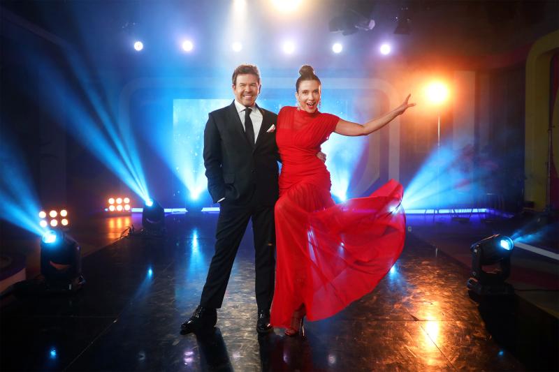 Karla Constant y Nacho Gutiérrez serán los animadores de la Final del Miss Universo 2025
