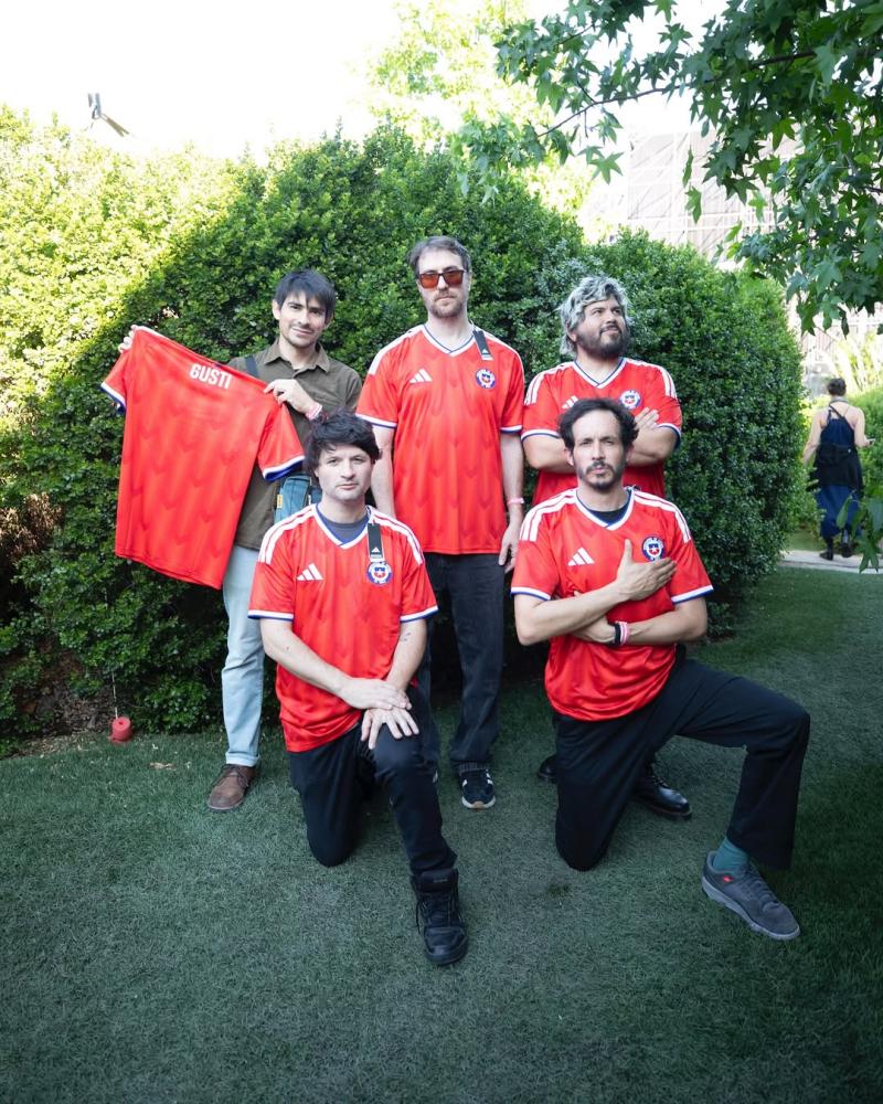 El Mató un Policía Motorizado también vistió la piel de la Roja - @FaunaPrimaveraFest