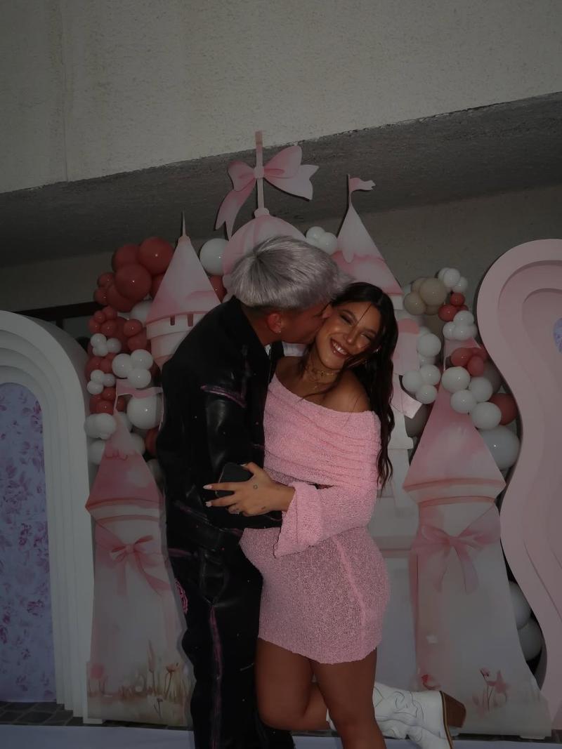 Ignacia Antonia junto a Aka 420 - Instagram