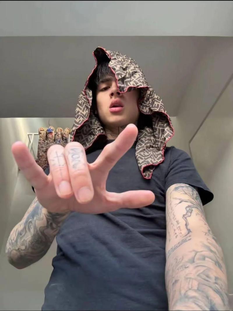 Influencer Max Valenzuela, hoy conocido como Nova en redes sociales - Instagram