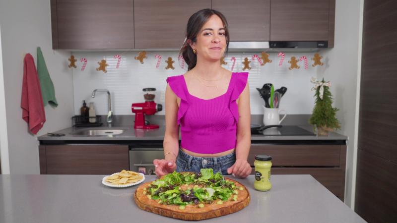 Lorena Salinas hace un carpaccio de salmón como corona de navidad