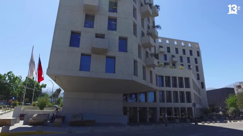 Centro Cívico de Lo Barnechea. Créditos: 13C