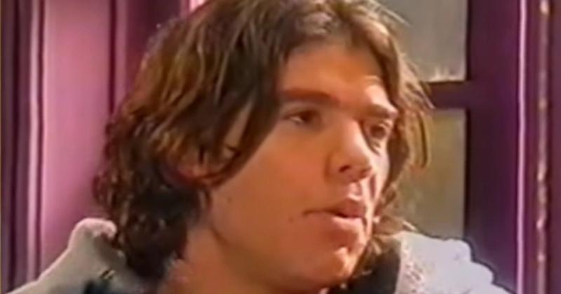 Álvaro Escobar en Piel Canela, 2001