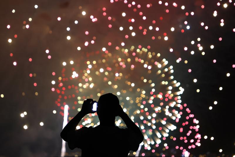 Conoce las cábalas más comunes en Chile para Año Nuevo. Créditos: ATON