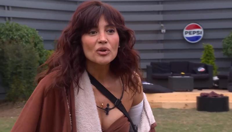 Karen Paola en Mundos Opuestos