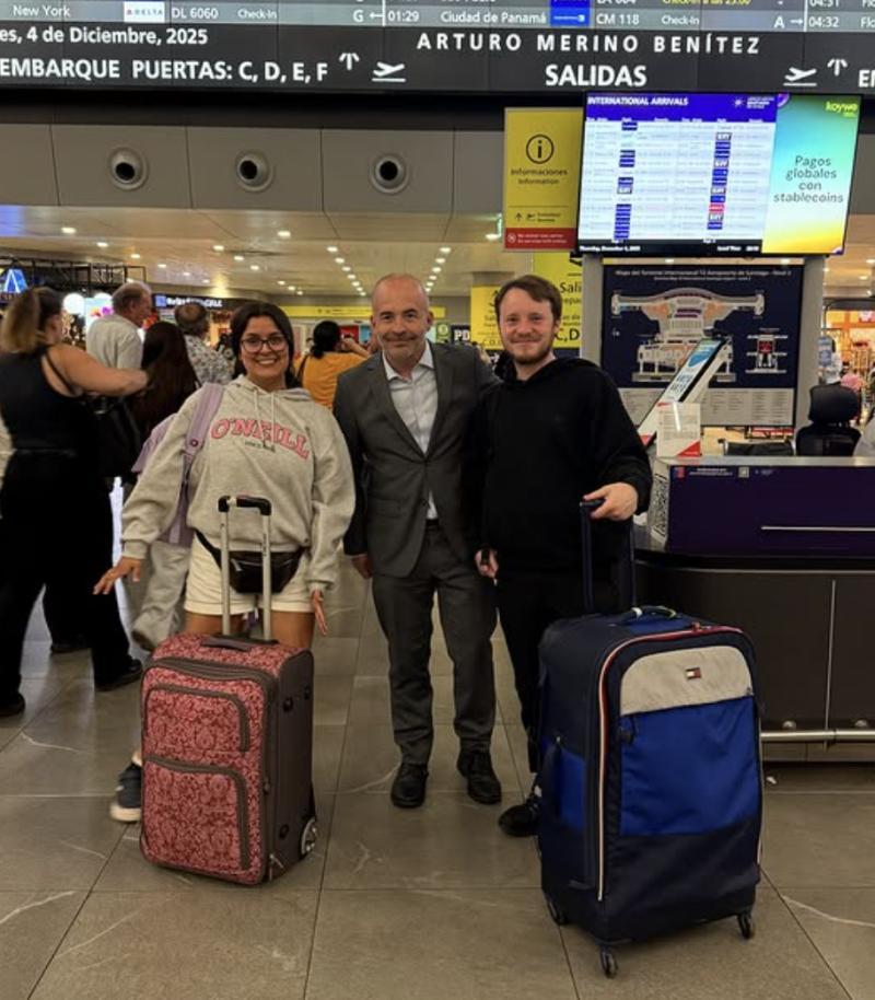 Hijo de Claudio Valdivia se va al extranjero.