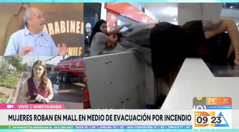 Mujeres roban mientras evacuaba el Mall Plaza Norte.