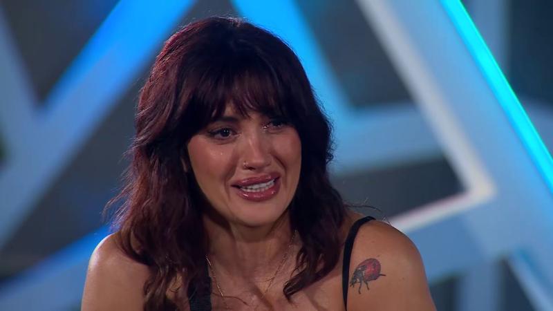 Karen Paola en Mundos Opuestos