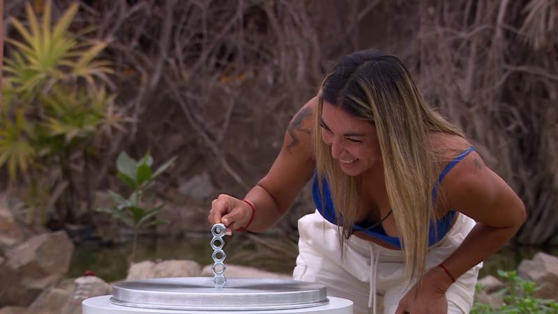 Evelyn Ortiz en Mundos Opuestos