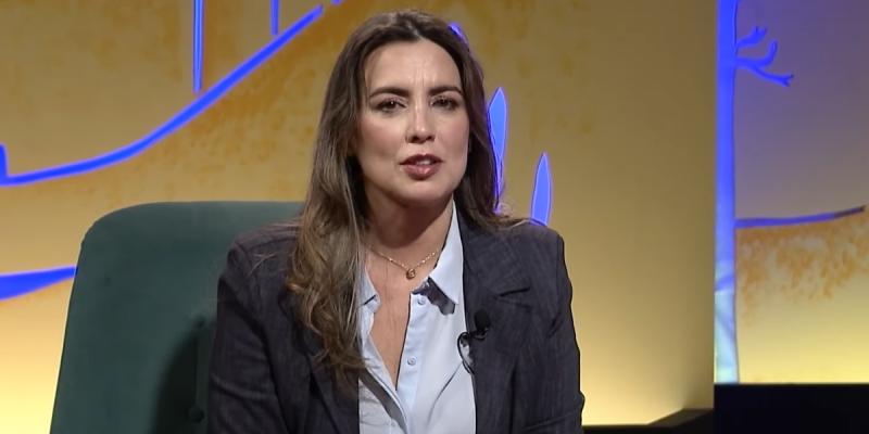 Lucía López en Hablemos de Chile. Créditos: Media UC YouTube.