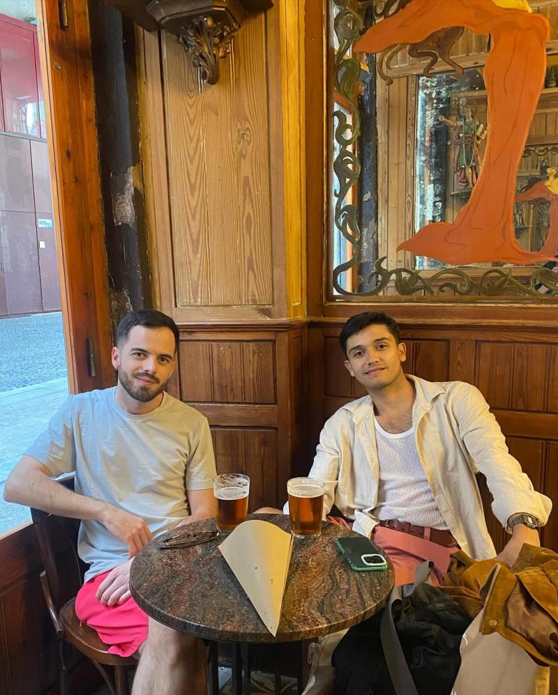 Andrew Bargsted junto al actor Santiago Rodríguez - Instagram