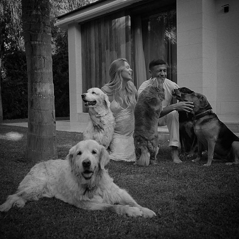 Alexis Sánchez y Alexandra Litvinova | Instagram