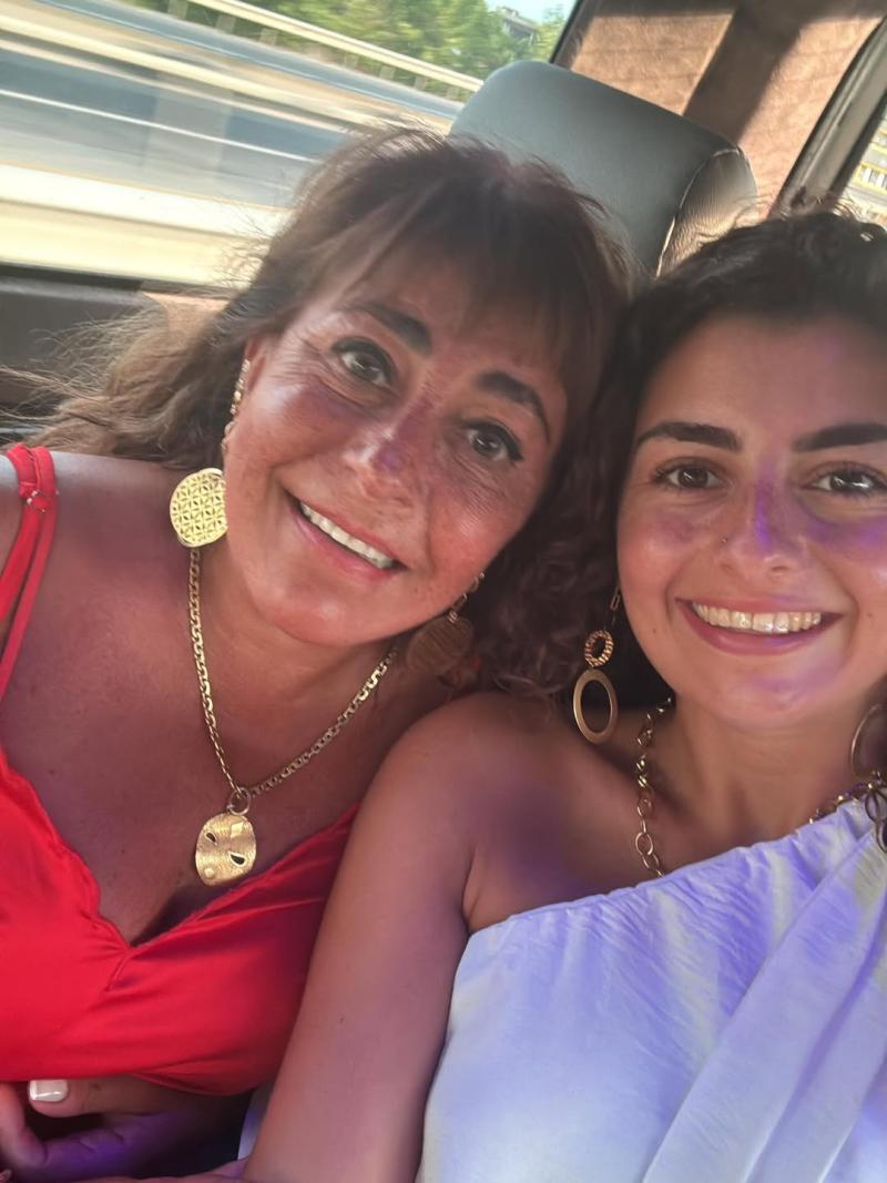 Helhue Sukni junto a su hija hace unos meses - Instagram