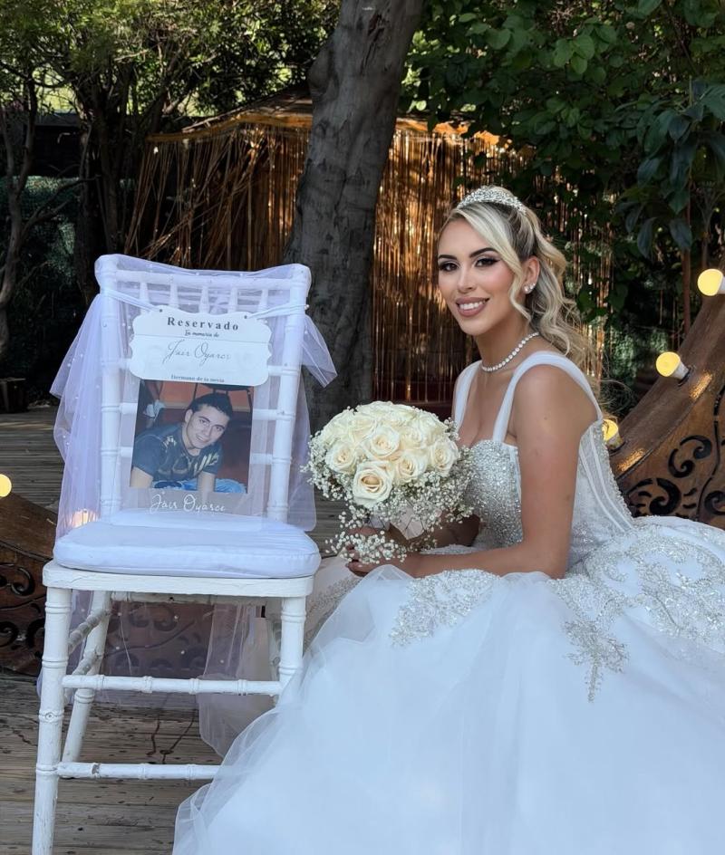 Tiareht Oyarce, esposa del futbolista Andrés Vilches, guardó un puesto para su hermano fallecido - Instagram