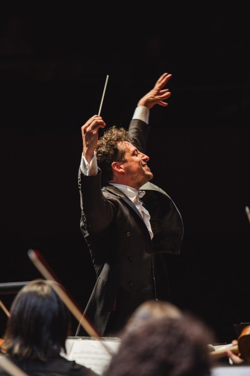 Imperdible: Orquesta de FOJI dirigida por Paolo Bortolameolli realizará dos conciertos gratuitos.