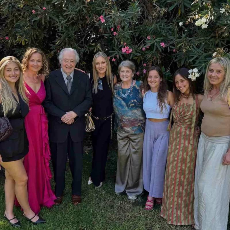Adriana Vacarezza junto a su familia - Instagram