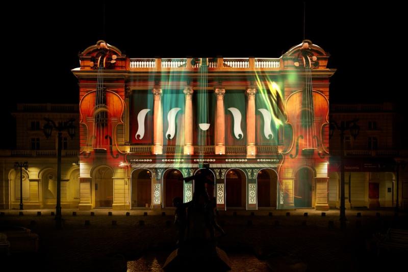 Espectacular mapping de luces y sonido se tomará fachada del Teatro Municipal de Santiago para celebrar los 70 años de su orquesta Filarmónica.