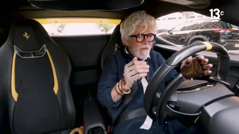 Federico Sánchez sobre el Ferrari Dino 296. Créditos: 13C