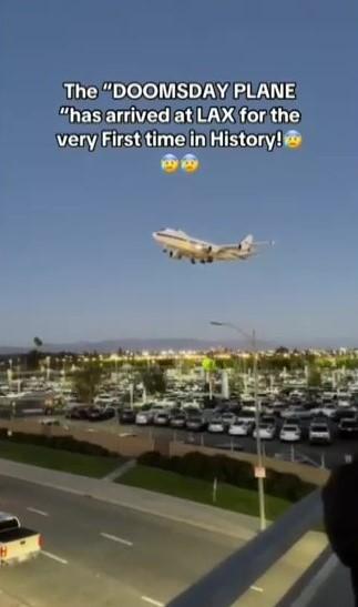 Avión visto en Los Ángeles