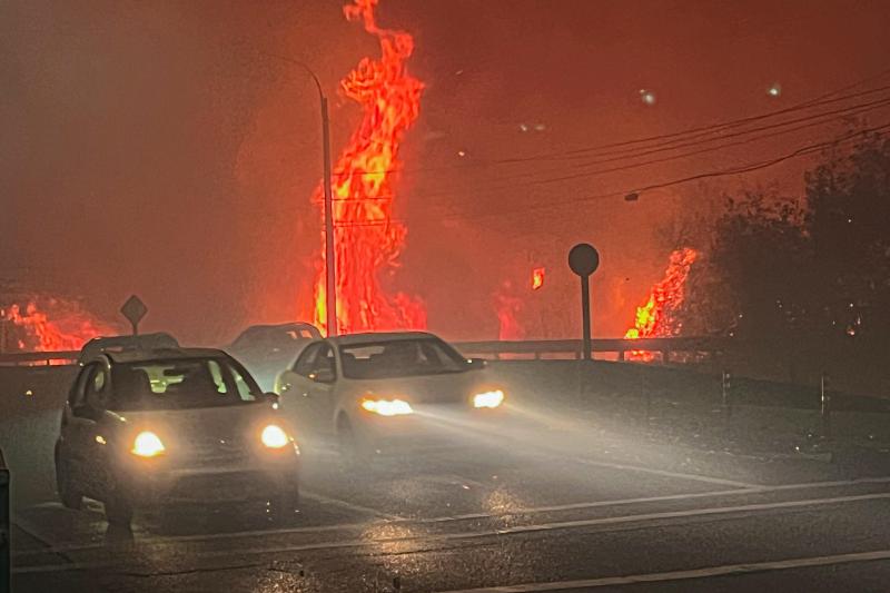 Incendios forestales obligaron a evacuar las zonas de riesgo - Agencia Uno