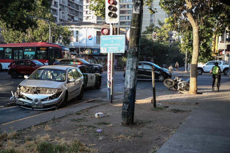 Conductor ebrio chocó a Carabinero que iba camino a su comisaría - Aton