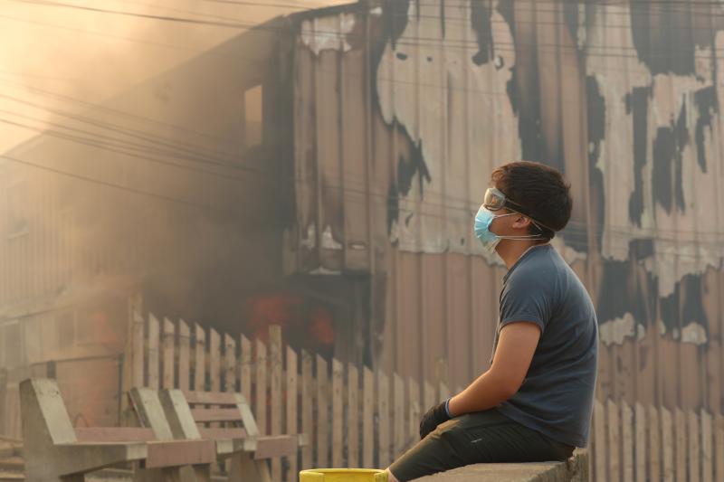 Incendio forestal sigue expandiéndose en el Biobío - Aton