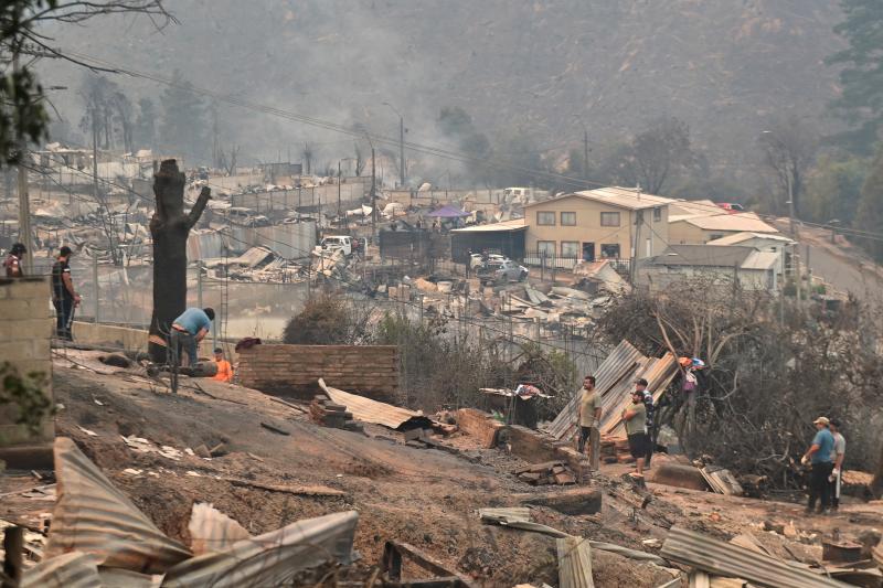Familia perdió a cuatro familiares tras brutal incendio en Lirquén.