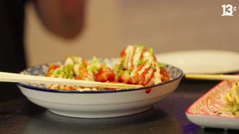 Comida fusión asiática del restaurante "Decalle". Créditos: Canal 13