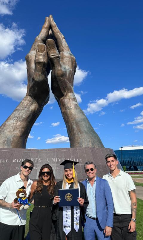 Ivette Vergara junto a Fernando Solabarrieta y sus hijos - Instagram