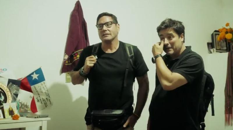Pancho y Jorge se encontraron con una bandera chilena en el recorrido