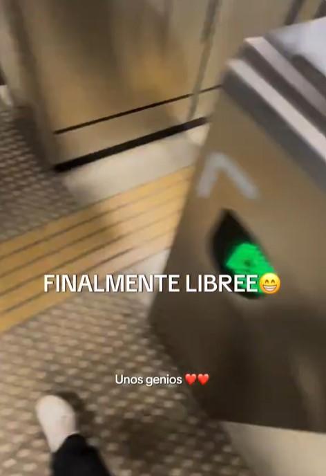 Argentino quedó atrapado en el Metro: personal de seguridad fue a rescatarlo
