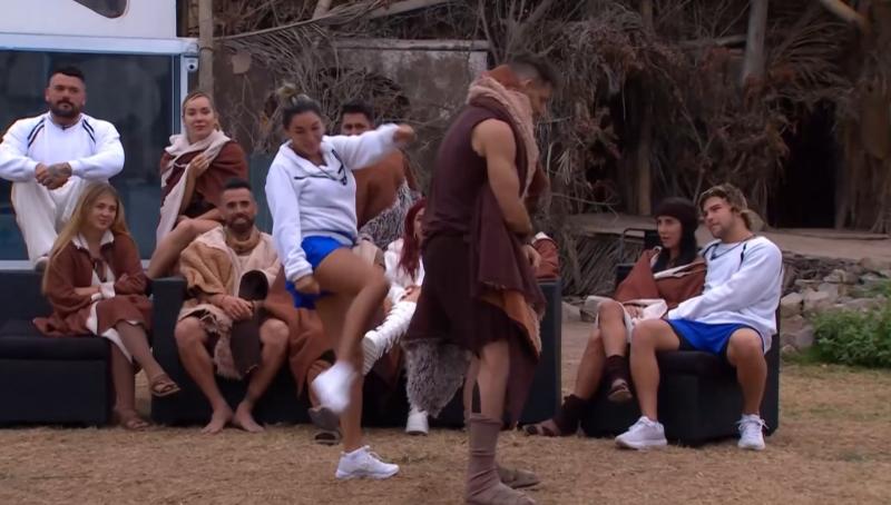 La patada de Evelyn Ortiz a Eyal Meyer