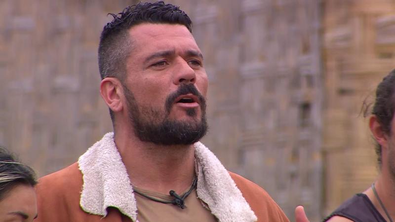 Juan Pedro en Mundos Opuestos