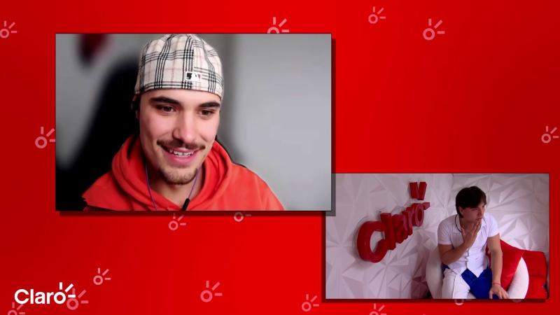 Alan Didier y su amigo en el Portal Claro