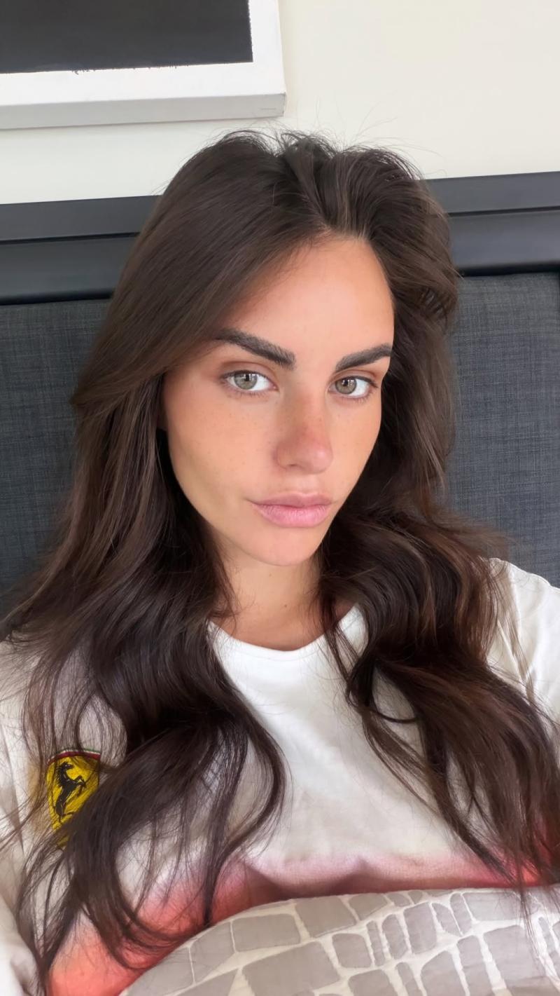 Emilia Dides desató críticas por apariencia de sus cejas - Instagram