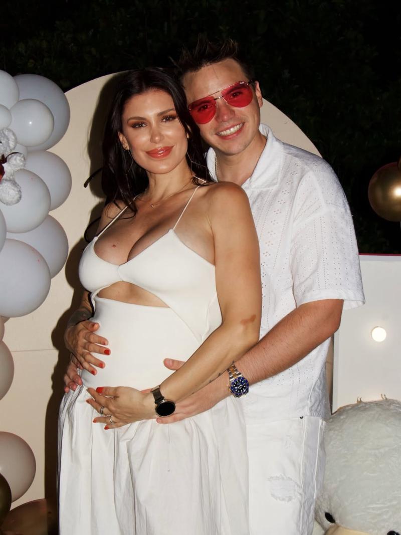 Wilma González y su pareja en el gender reveal - Instagram