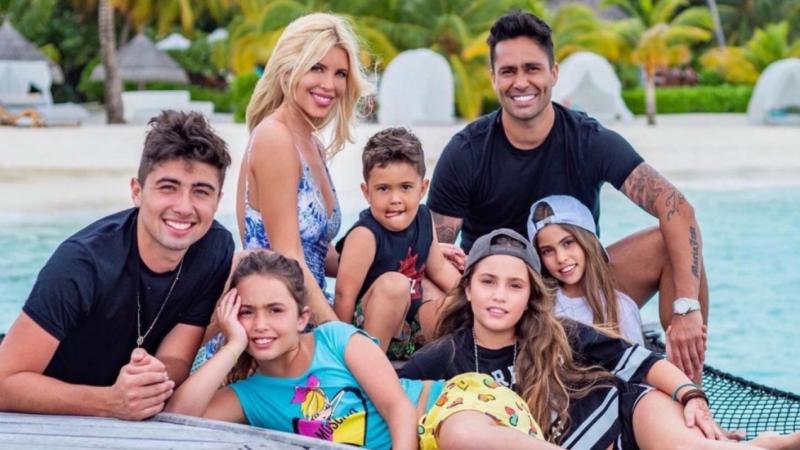 Coté López junto a Luis Jiménez y sus hijos - Instagram