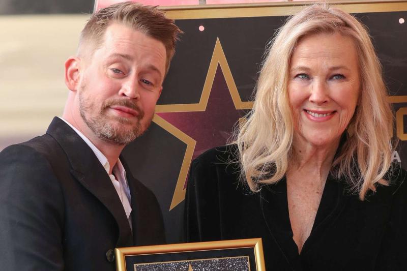 Macaulay Culkin & Catherine O'Hara | Créditos: Matt Baron/BEI/Shutterstock