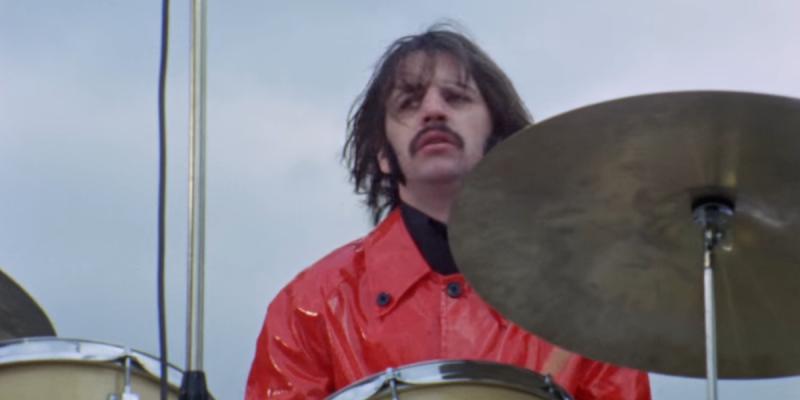 Ringo Starr en azotea de Abbey Road Studios. Créditos: YouTube de The Beatles