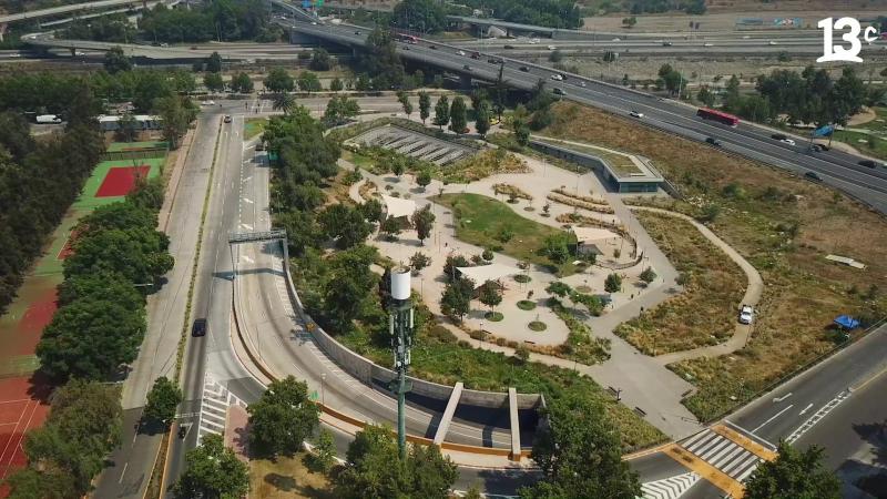 Plaza Centenario de Vitacura. Créditos: 13C