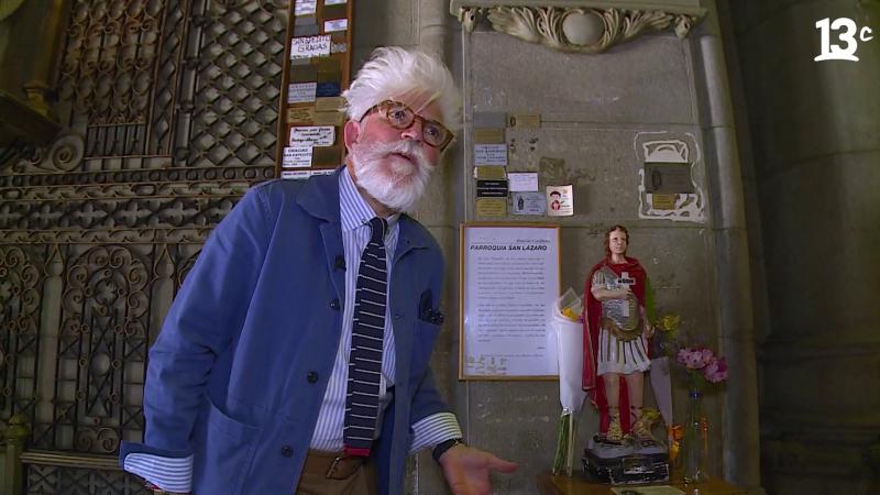 Federico Sánchez al interior de la Parroquia San Lázaro. Créditos: 13C