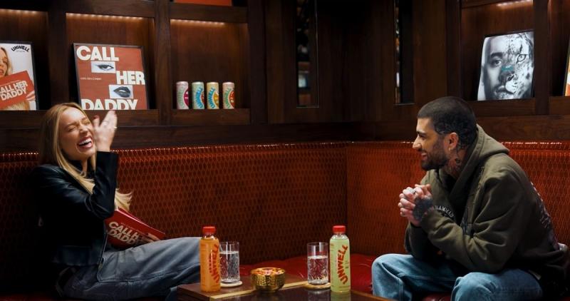 Zayn Malik y Alex Cooper en Call Her Daddy - capítulo "Zayn: estar soltero es liberador