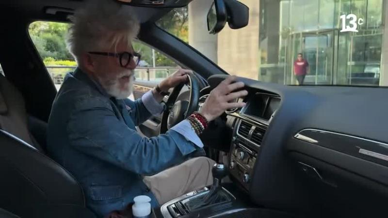 Federico Sánchez dentro del auto Audi RS4 Avant V8 4.2 Créditos: 13C