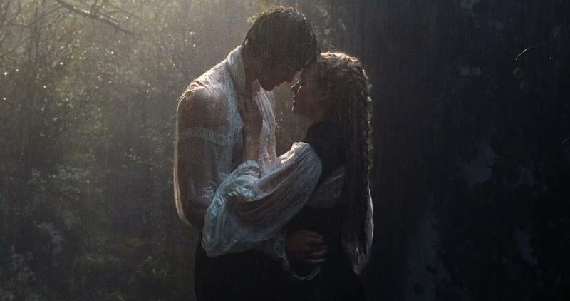 Margot Robbie y Jacob Elordi en una escena de la película - Warner Bros